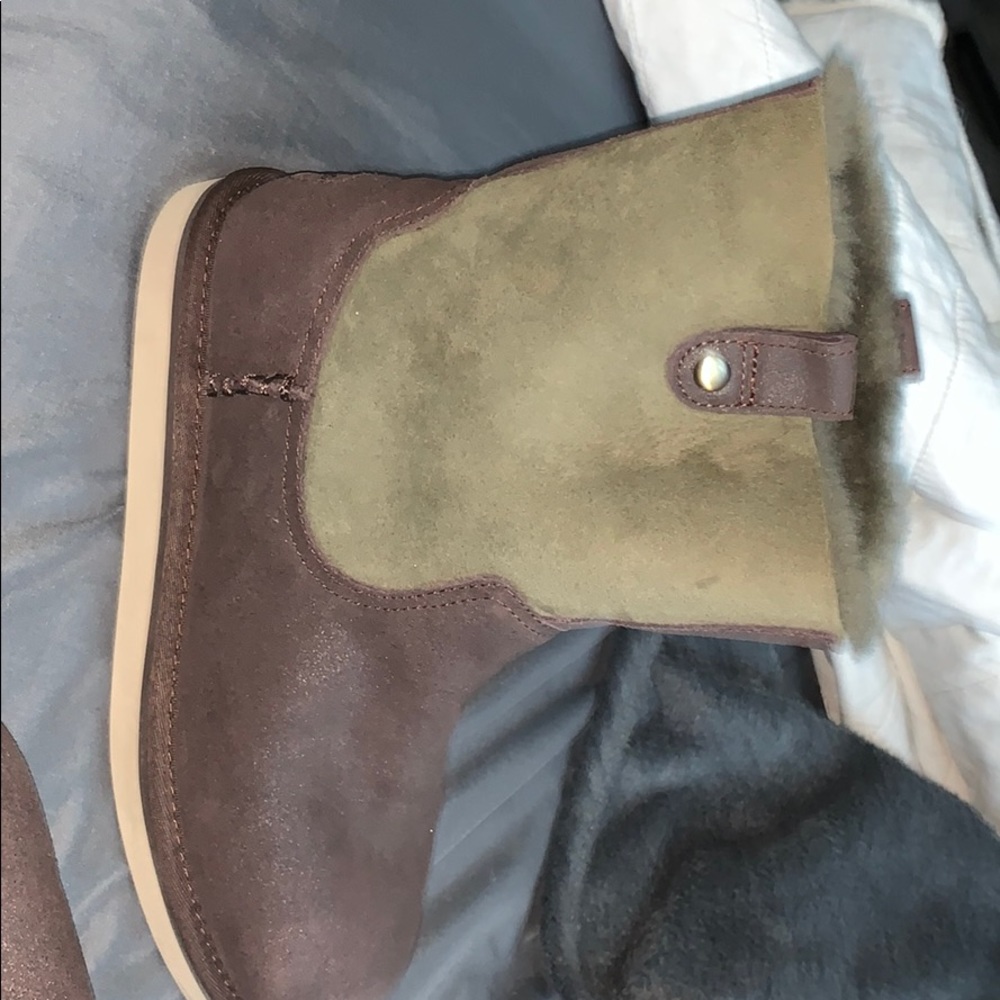 Boots - Picture 4 of 4